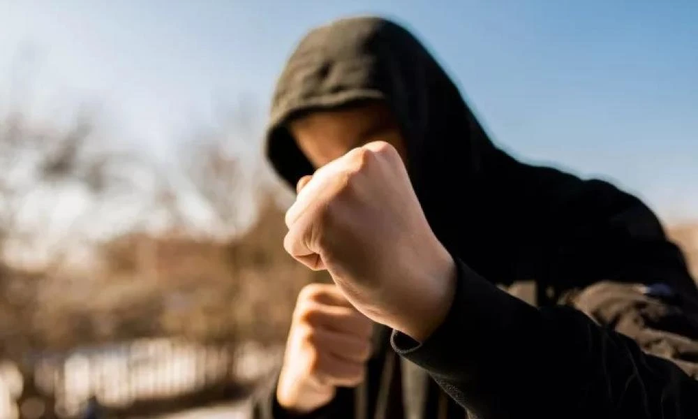 Συμμορίες ανηλίκων: Σοκάρουν τα στοιχεία της ΕΛ.ΑΣ. - Δύο μαθητές πέφτουν θύματα επίθεσης κάθε ημέρα